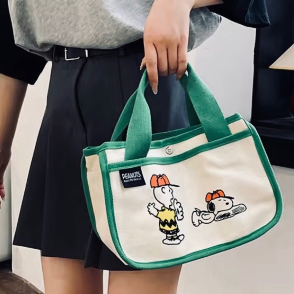 Peanuts Cream and Green Tote Bag